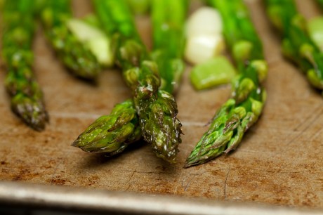 Roasted Asparagus with Pistachio-Basil Pesto-6612