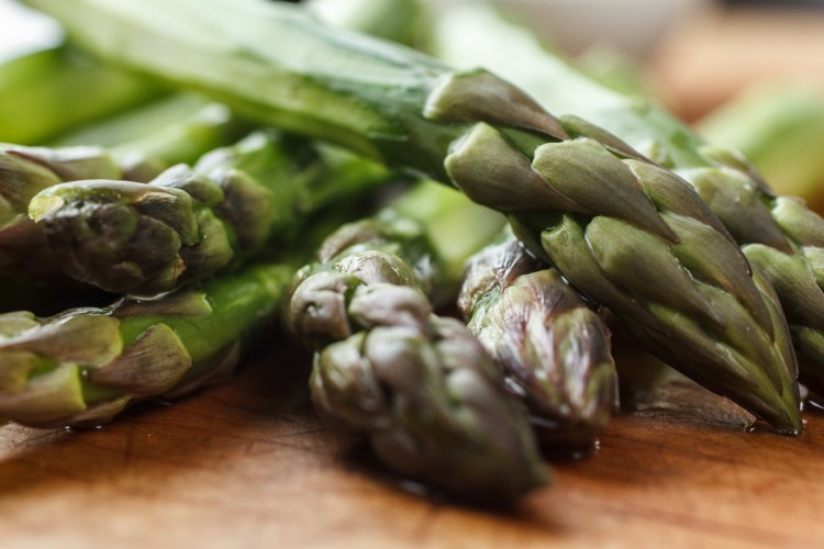 Asparagus with Horseradish Cream-1815