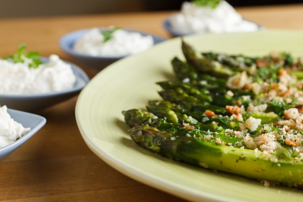 Asparagus with Horseradish Cream-2057