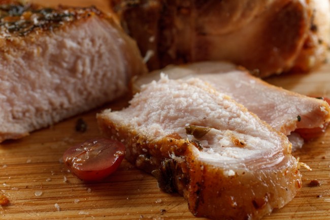 Pan-seared pork chops with grapes-0617