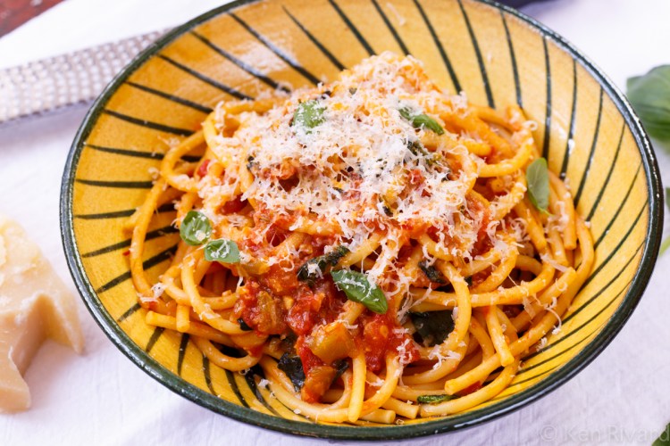 Bucatini with Red and Green Tomatoes-0374