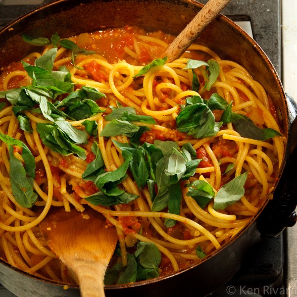 Bucatini with Red and Green Tomatoes-1044