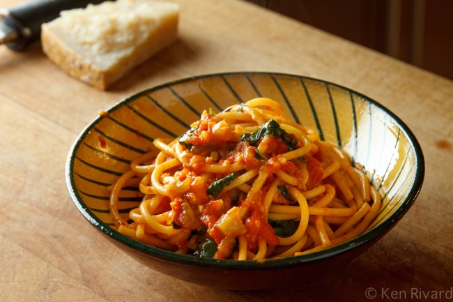 Bucatini with Red and Green Tomatoes-1069